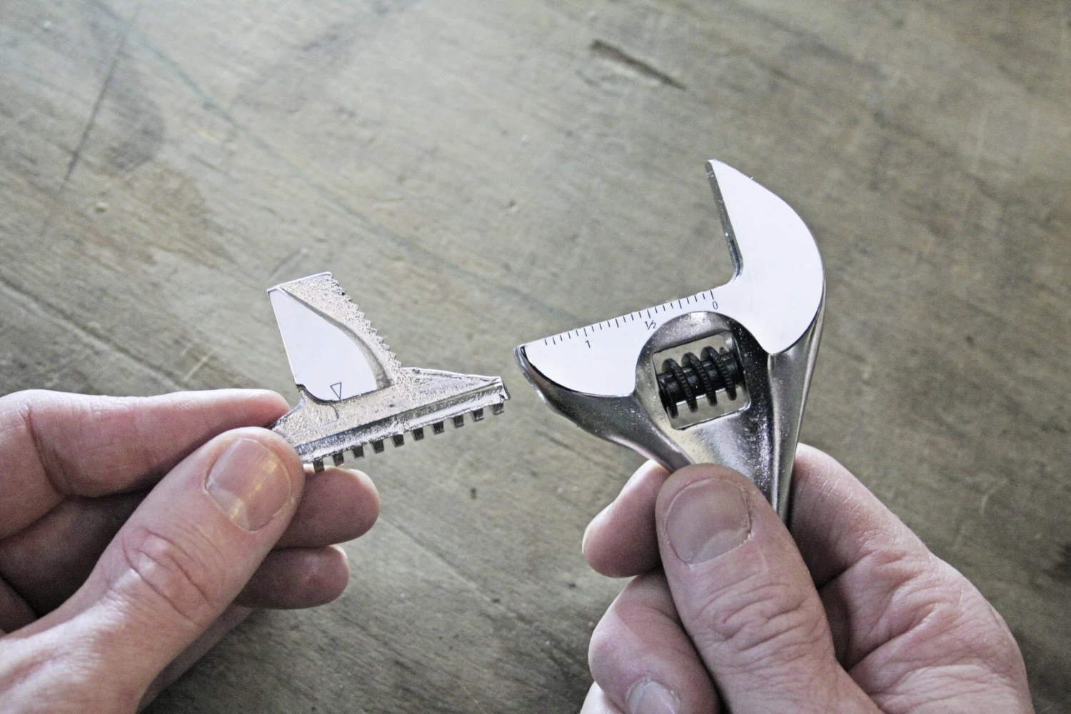 Facom 101.12GR Adjustable Spanner Wrench With Reversible Jaw 12" (300mm) 2 Facom 101.12GR Adjustable Spanner Wrench With Reversible Jaw 12" (300mm) - Image 2