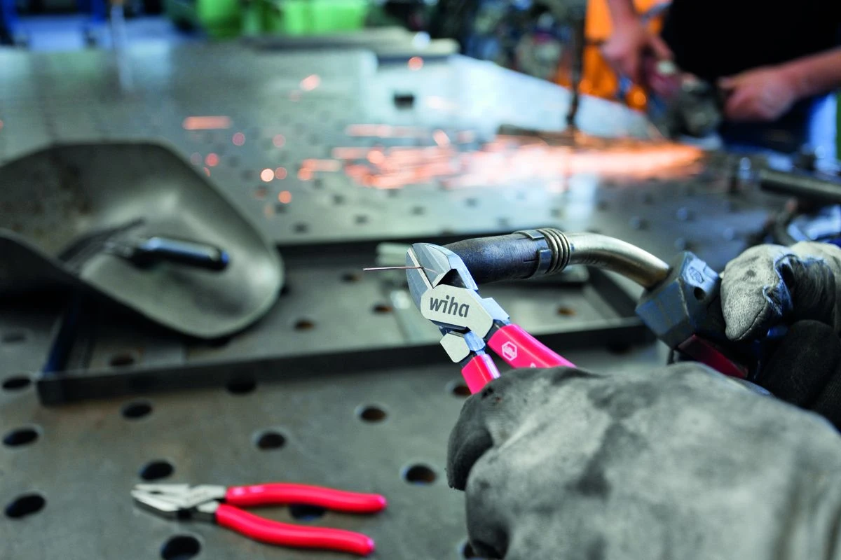 Wiha 26850 3 Piece Classic Plier Set 2 Wiha 26850 3 Piece Classic Plier Set - Image 2