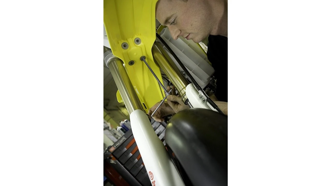 Facom 98B.13 Metric Sliding T-Handle Socket Wrench 13mm 3 Facom 98B.13 Metric Sliding T-Handle Socket Wrench 13mm - Image 3