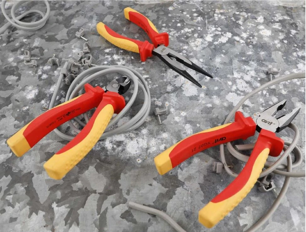 CK Avit AV06051 3 Piece Electricians Insulated VDE Pliers Set 4 CK Avit AV06051 3 Piece Electricians Insulated VDE Pliers Set - Image 4